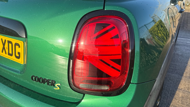 MINI Hatchback 135kW Cooper S Level 2 33kWh 3dr Auto Electric Hatchback